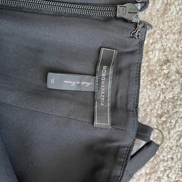 Black Gown - Picture 5 of 8